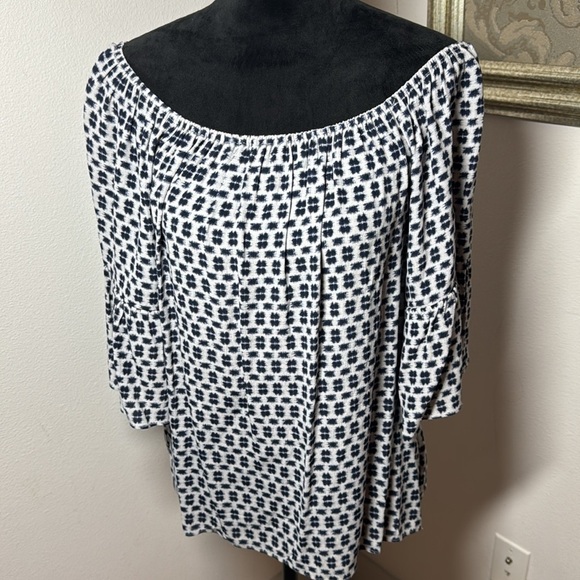 Sanctuary Sz M gray navy off the shoulder lightweight ruffle bell sleeves top - Picture 3 of 9